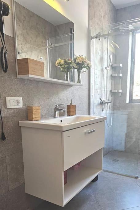 Modern Top Floor Sea View 3Br With Pools, Spa & Fitness Bečići Exteriör bild